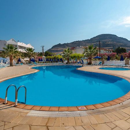 Elvita Beach Hotel Кіотарі Екстер'єр фото