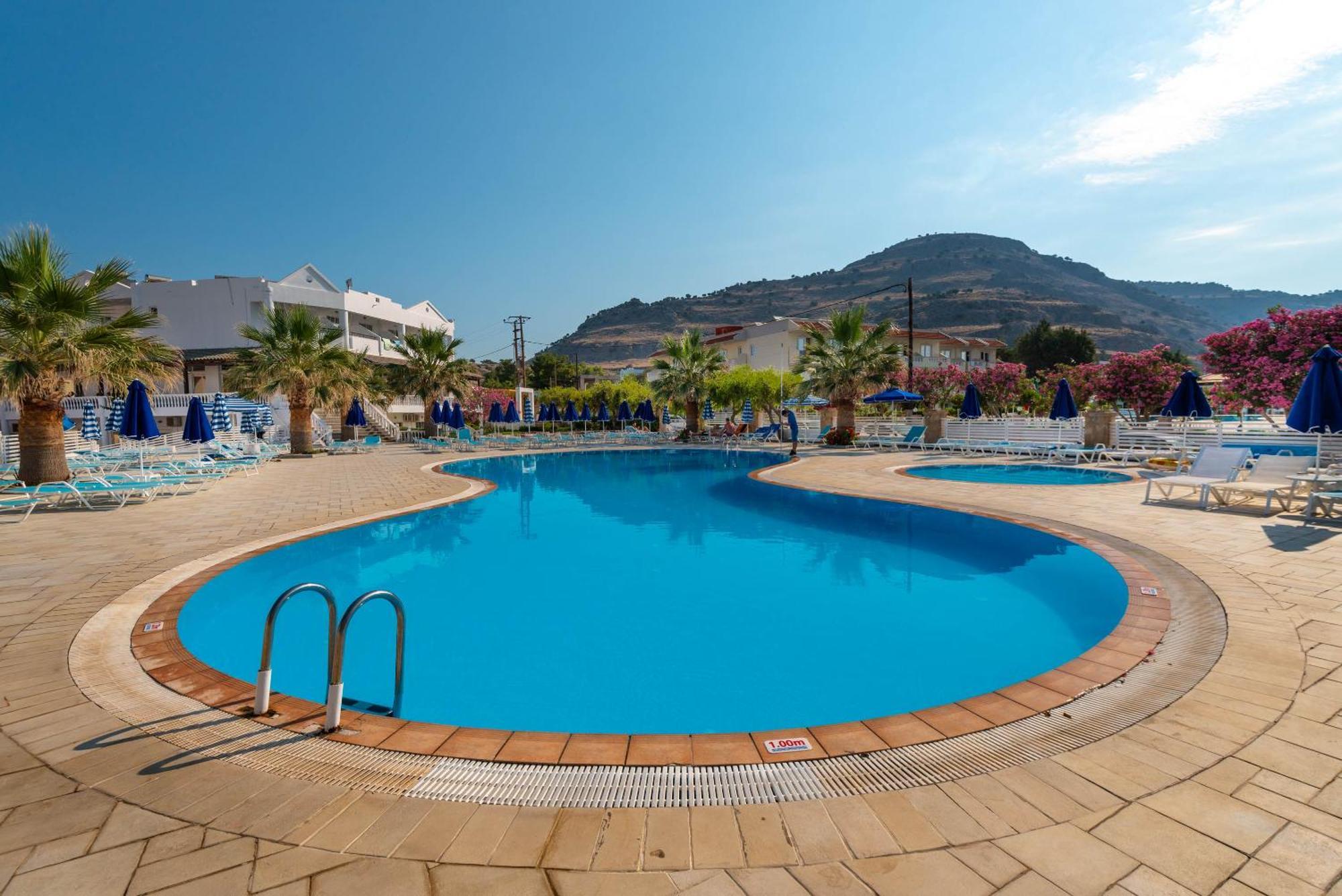 Elvita Beach Hotel Кіотарі Екстер'єр фото