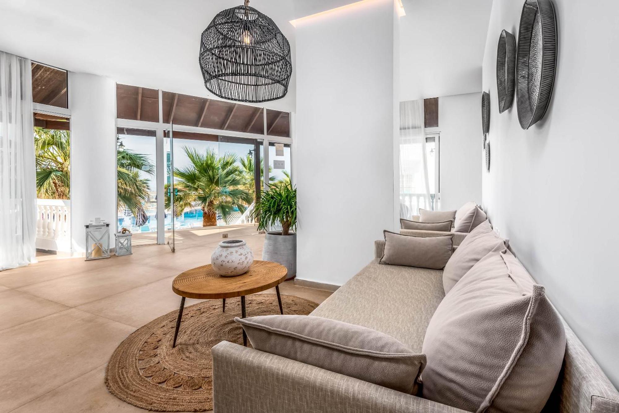 Elvita Beach Hotel Кіотарі Екстер'єр фото