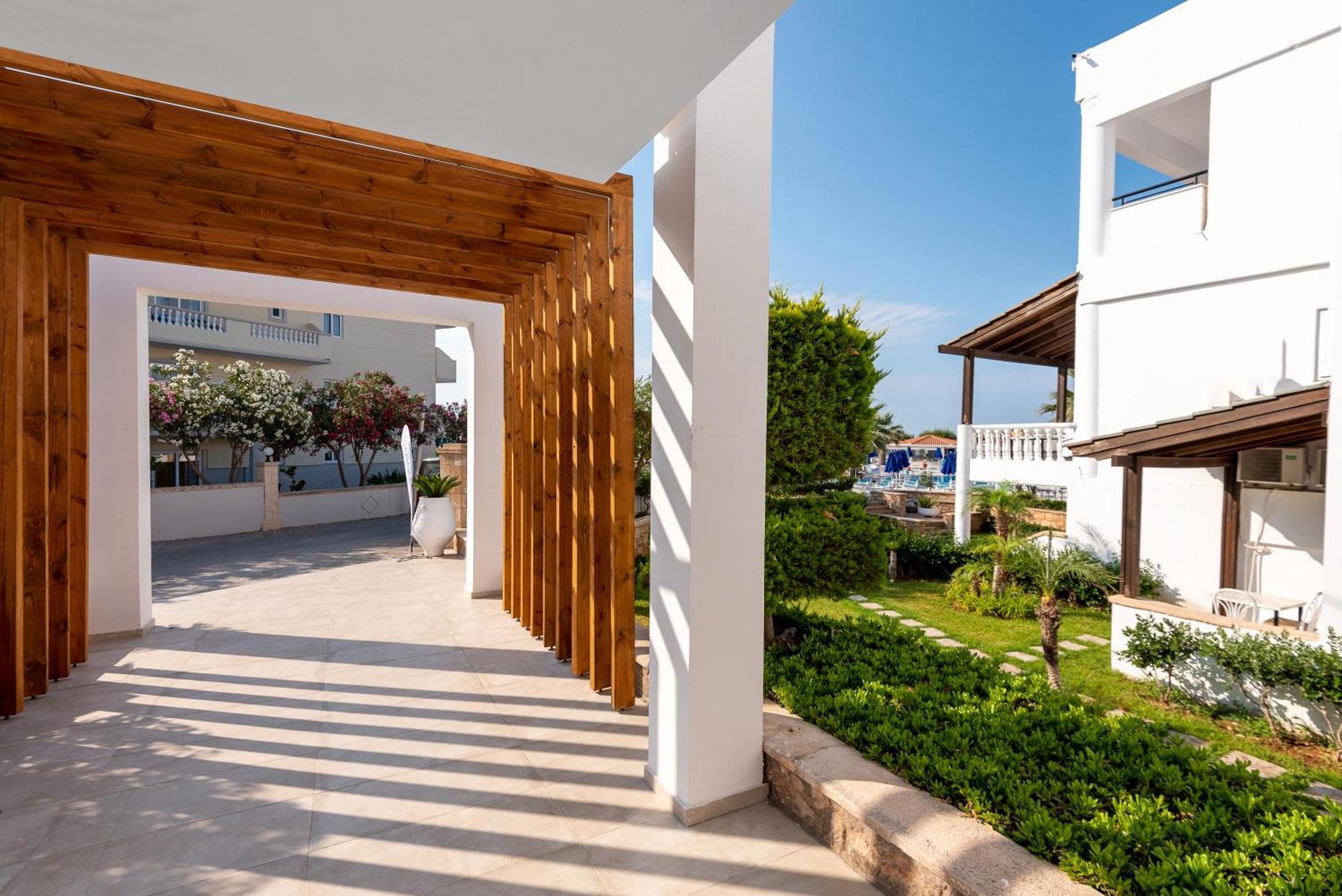 Elvita Beach Hotel Кіотарі Екстер'єр фото