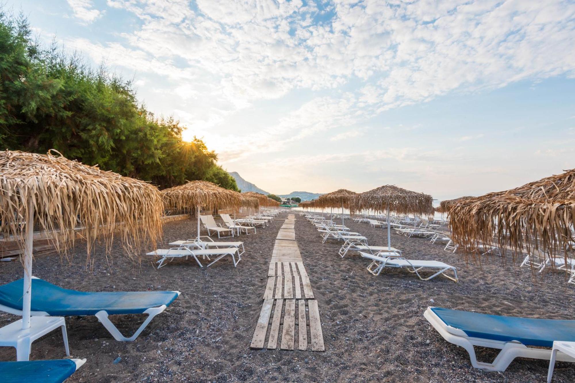 Elvita Beach Hotel Кіотарі Екстер'єр фото