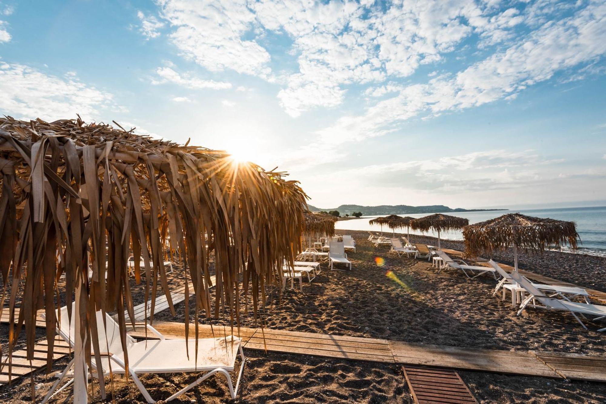 Elvita Beach Hotel Кіотарі Екстер'єр фото