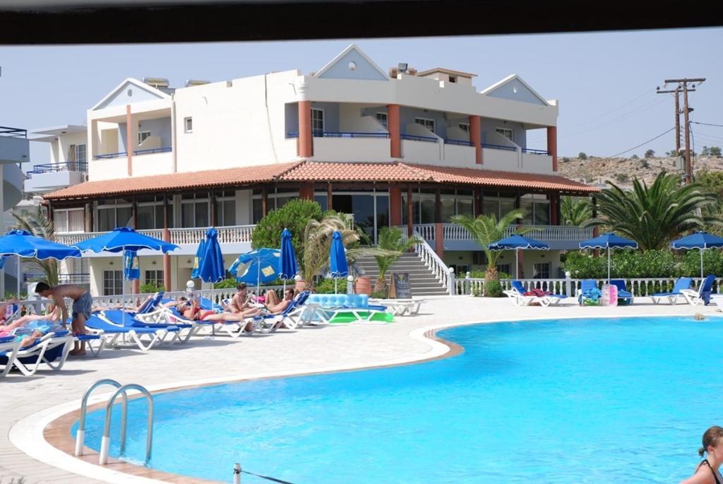 Elvita Beach Hotel Кіотарі Екстер'єр фото